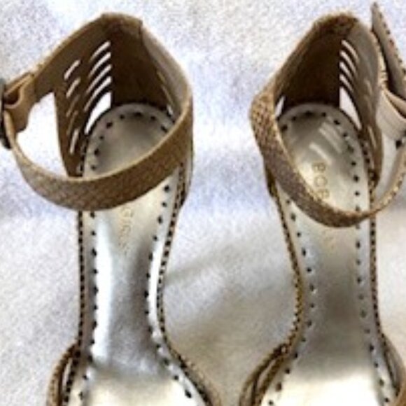 BCBG "Gylda" ankle strap heels in 'bone pearl multi snake' Size 8 - Picture 2 of 7